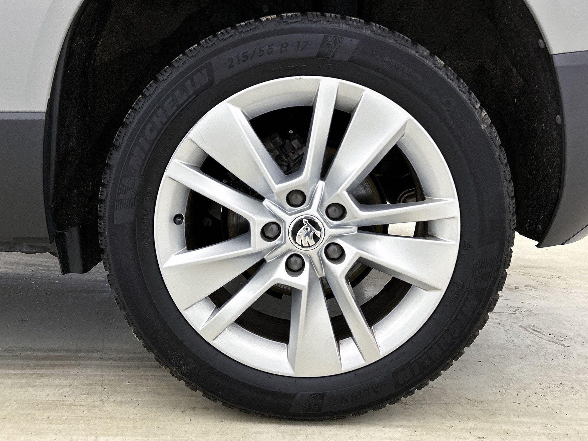 Skoda Karoq 1.5 TSI ACT Business Edition Plus Airco | Apple, Auto's, 12 maanden, Stof, 4 cilinders, Bedrijf