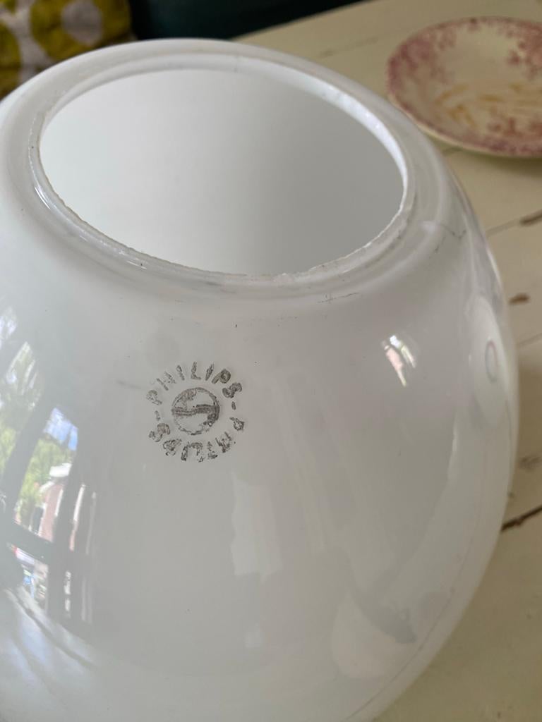 3 Vintage Philips Melkglas Lampenkappen met Armatuur, Overige kleuren, Ophalen of Verzenden, Minder dan 50 cm, Glas
