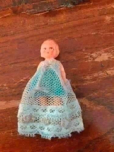poppenhuis miniaturen ari popje nr 25, Ophalen of Verzenden, Zo goed als nieuw, Poppenhuis
