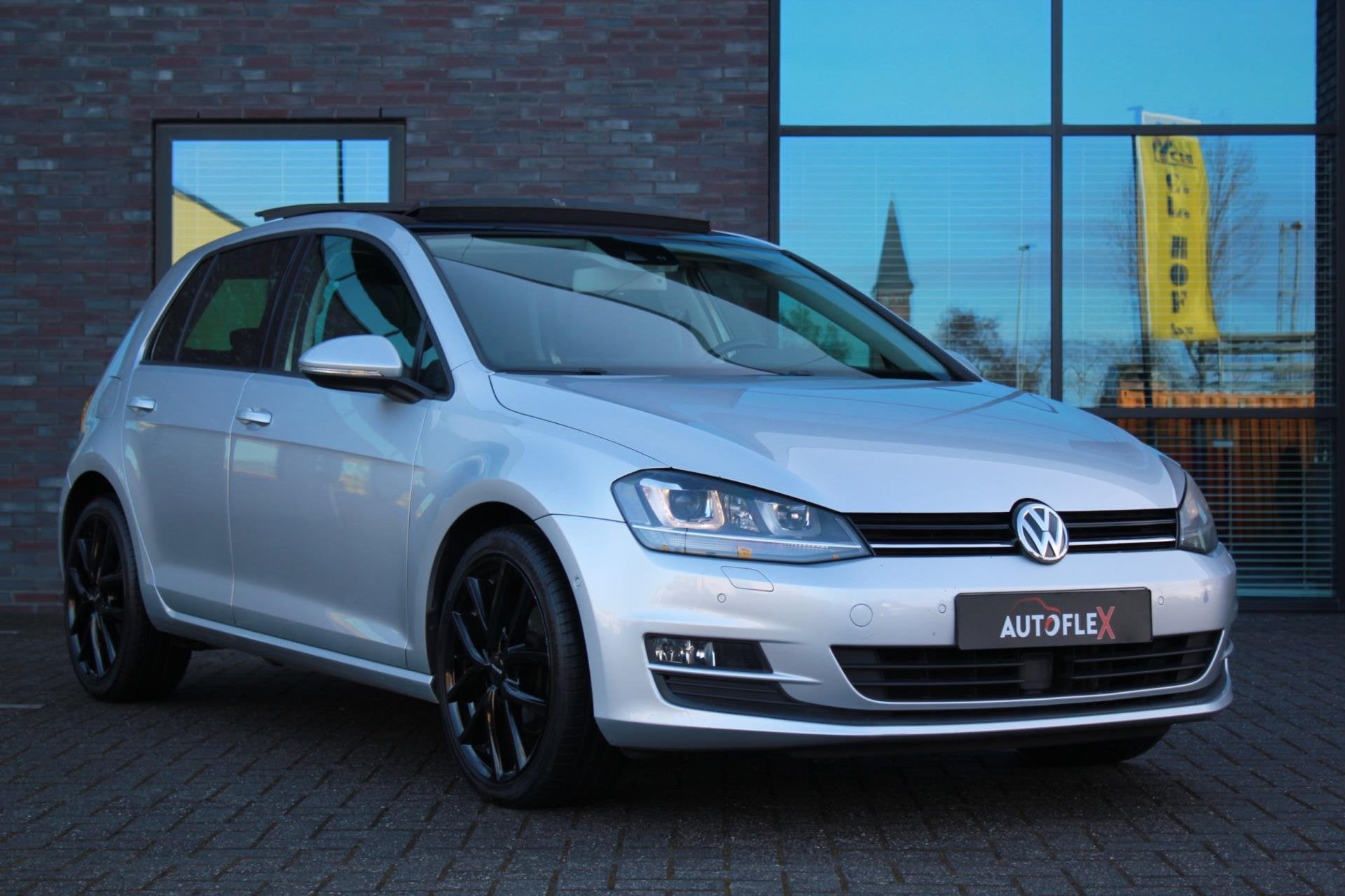 Volkswagen Golf 1.4 TSI ACT Highline, Gebruikt, 4 cilinders, Alcantara, 650 kg