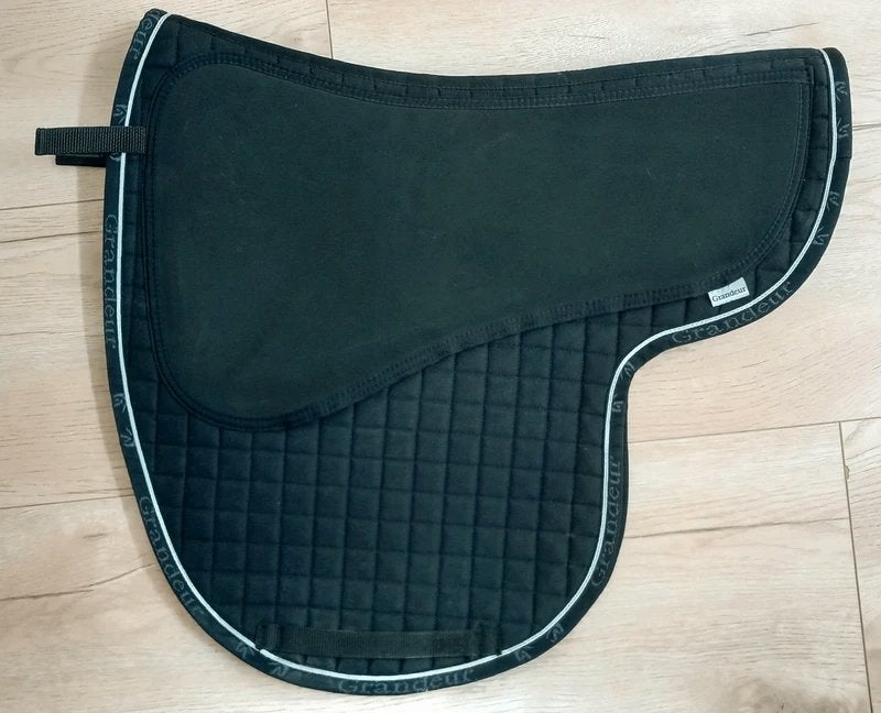 Grandeur zadeldek met inlages saddle shape zwart, Full (L), Katoen, Overige merken, Zadeldekje