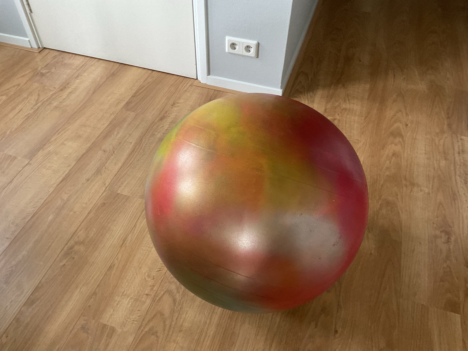 Therapeutische zitbal / fitnessbal Gymnic Arte 65 cm, Ophalen of Verzenden, Gebruikt, Buik, Fitnessbal