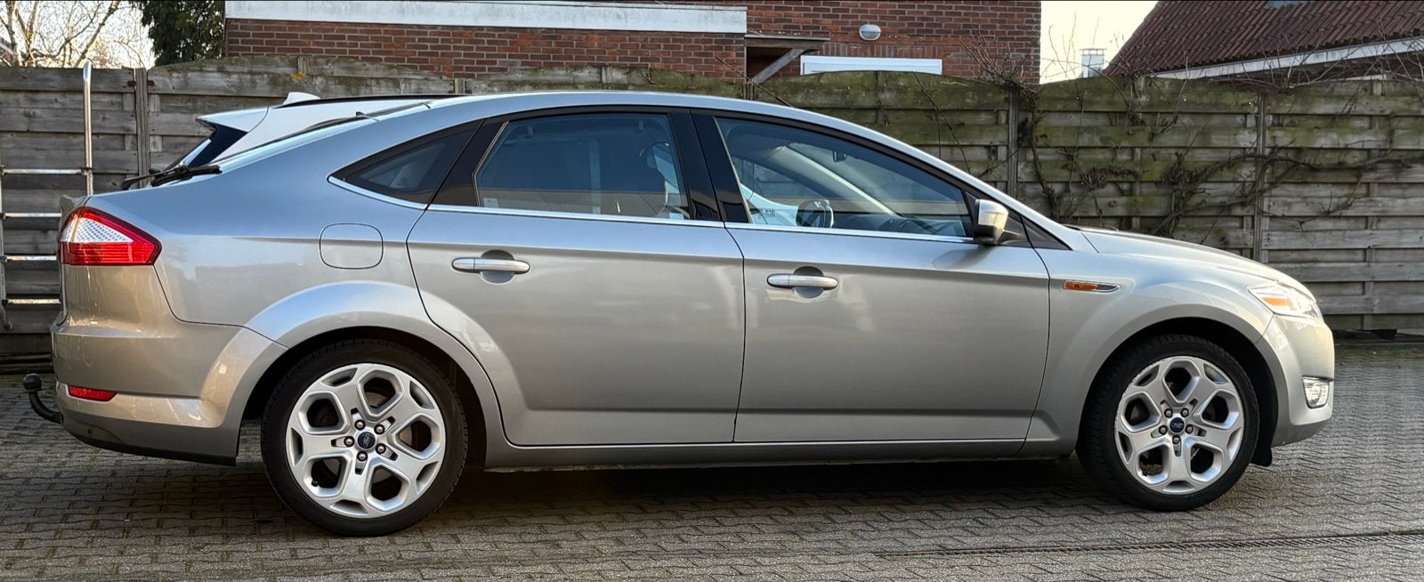 Ford Mondeo 2.0 16V 107KW 5D 2010 Grijs, 145 pk, Stof, 4 cilinders, Origineel Nederlands