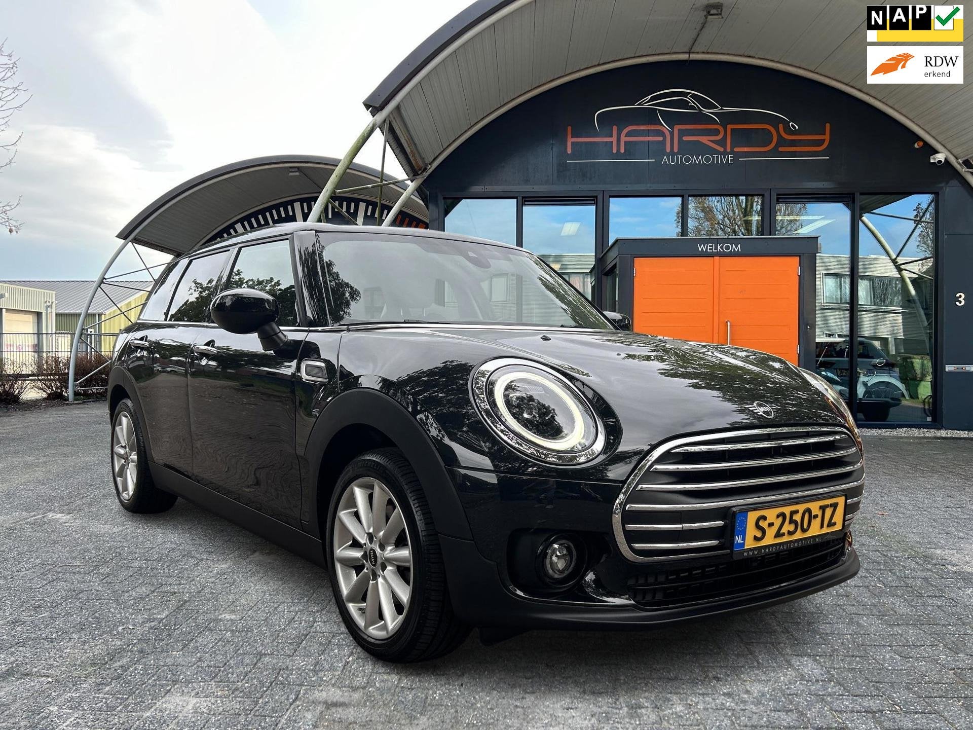Mini Clubman 1.5 Cooper Business Edition LED Sport Stoelen C, Auto's, Dealer onderhouden, 136 pk, Gebruikt, 715 kg