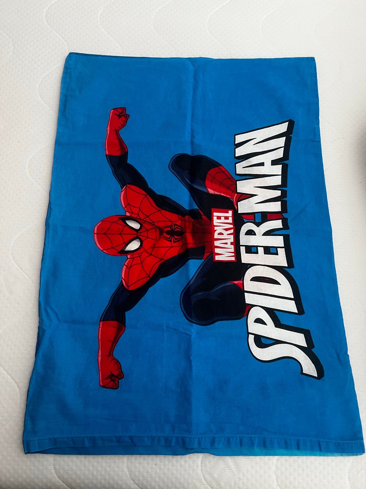Spiderman sprei met kussensloop, Kinderen en Baby's, Kinderkamer | Beddengoed, Overige merken, Meerkleurig, Ophalen of Verzenden