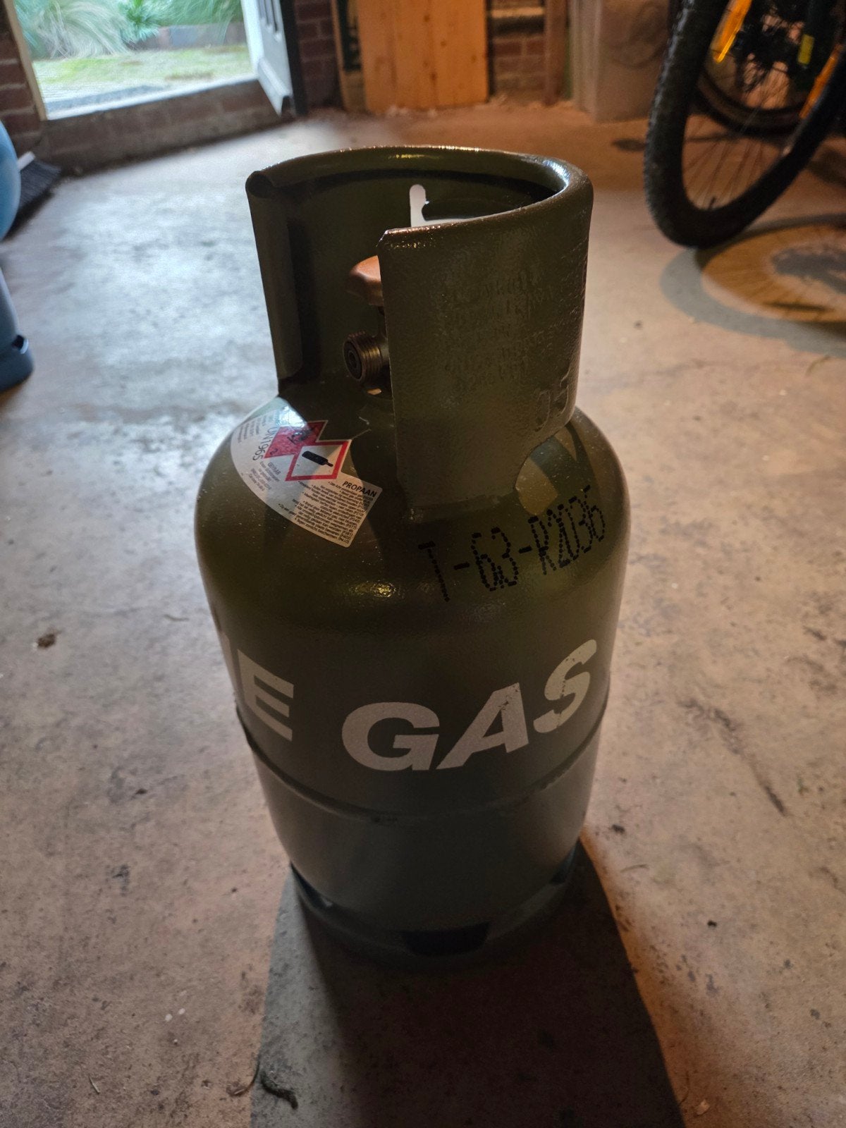 Lege gasfles (BV Voorne Gas), Ophalen, Gebruikt