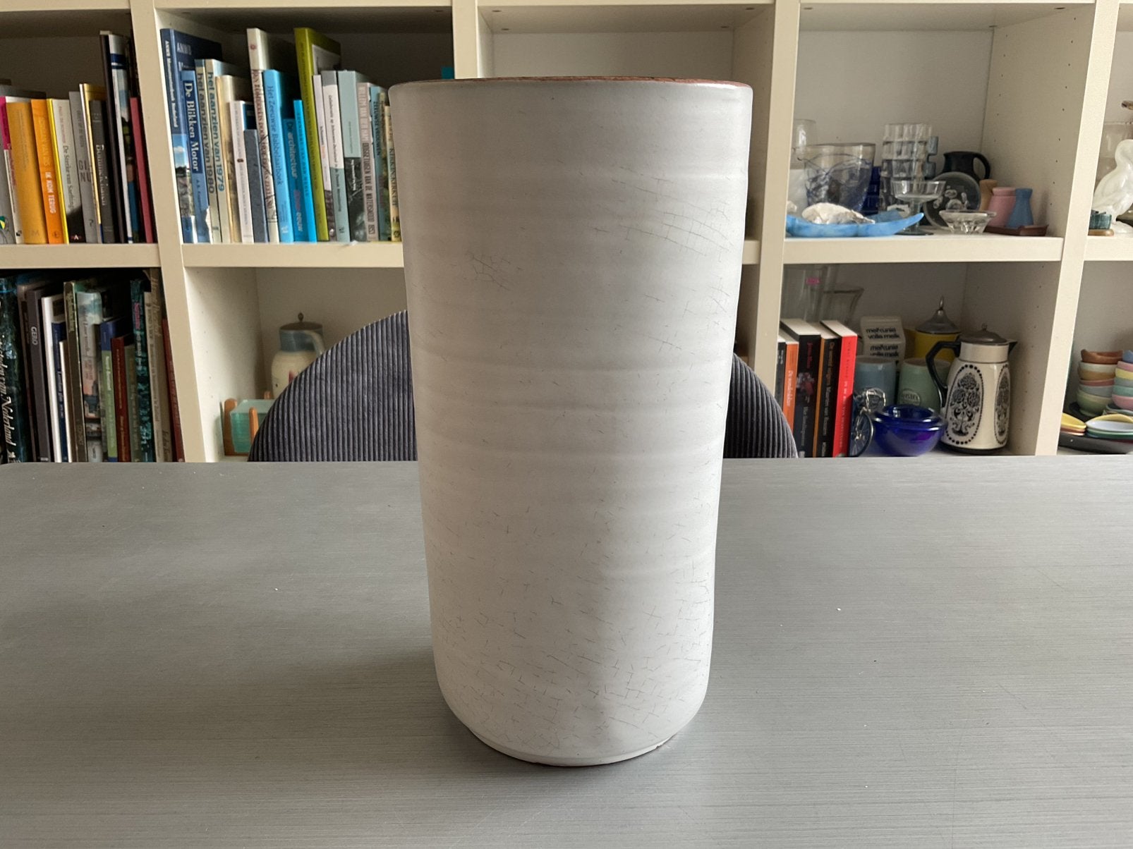 Vintage witte Mobach XL vaas model 336 ; hoogte 24,5 cm, Antiek en Kunst, Ophalen of Verzenden