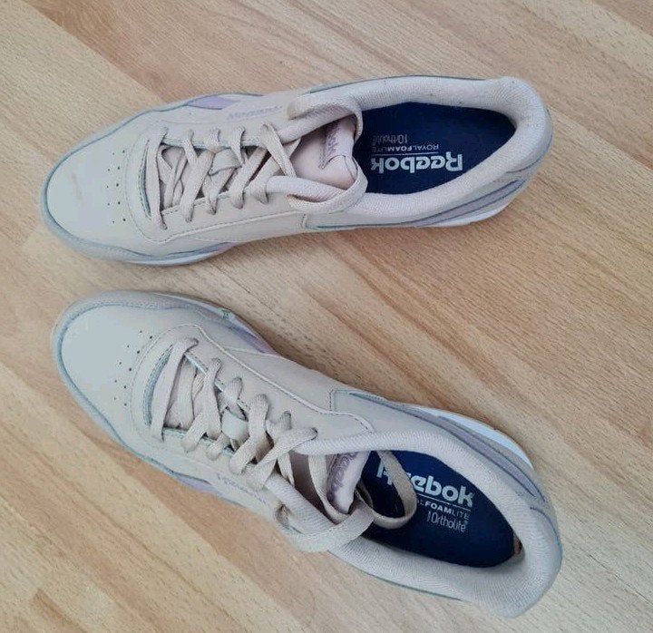 Reebok Sneakers Maat 41 - Zo goed als nieuw, Beige, Ophalen of Verzenden, Sneakers of Gympen, Reebok