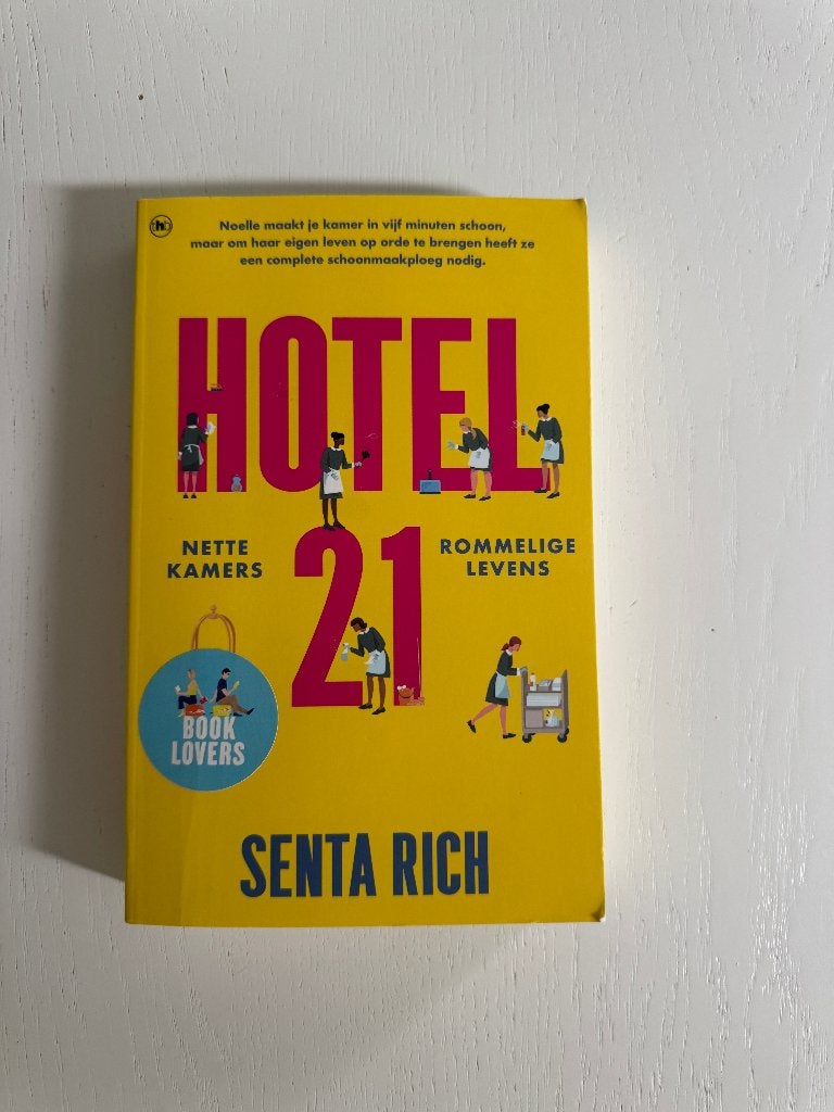 Hotel 21: Nette Kamers, Rommelige Levens - Senta Rich, Ophalen of Verzenden, Zo goed als nieuw, Nederland