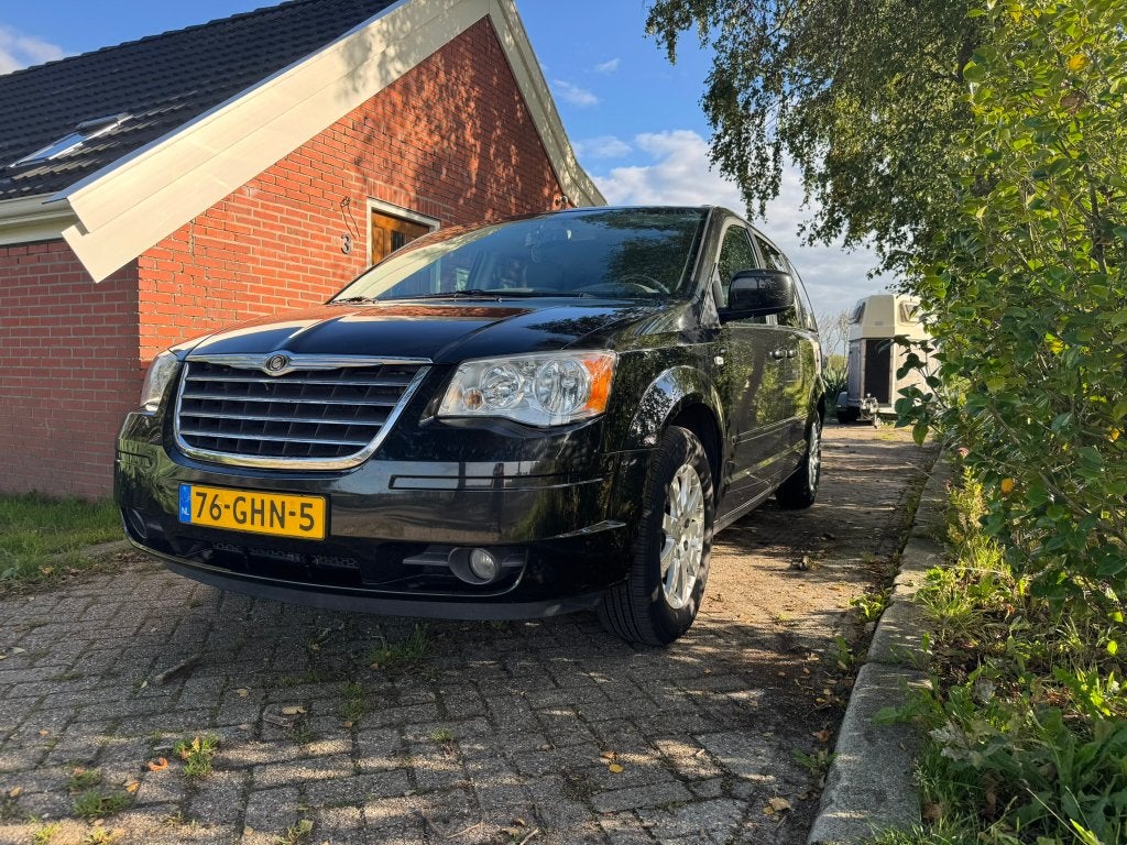 Chrysler Grand Voyager 2.8 CRD AUT 2008 Zwart - Nieuwe APK, Auto's, Navigatiesysteem, Grand Voyager, 255 €/maand, 7 stoelen