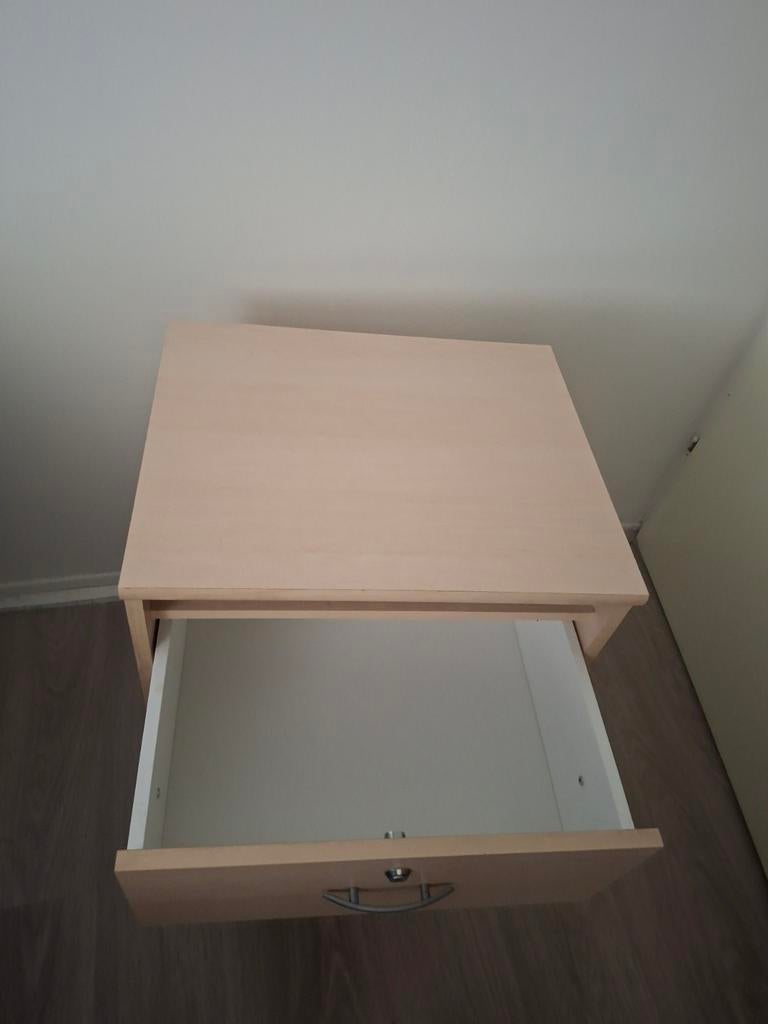 Nachtkastje met 2 laden - Licht hout, Gebruikt, Minder dan 45 cm, Hout, 55 tot 70 cm