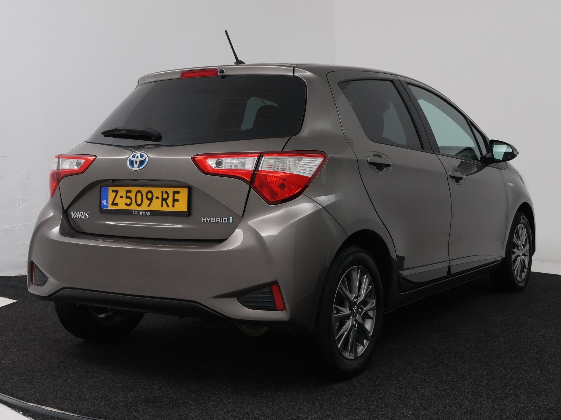 Toyota Yaris 1.5 Hybrid Design | Camera | lage km stand |, 12 maanden, Gebruikt, Euro 6, 4 cilinders