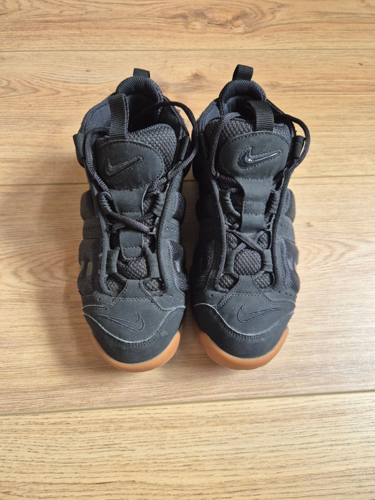 Nike more uptempo black gum maat 40, Ophalen, Zwart, Nike, Zo goed als nieuw