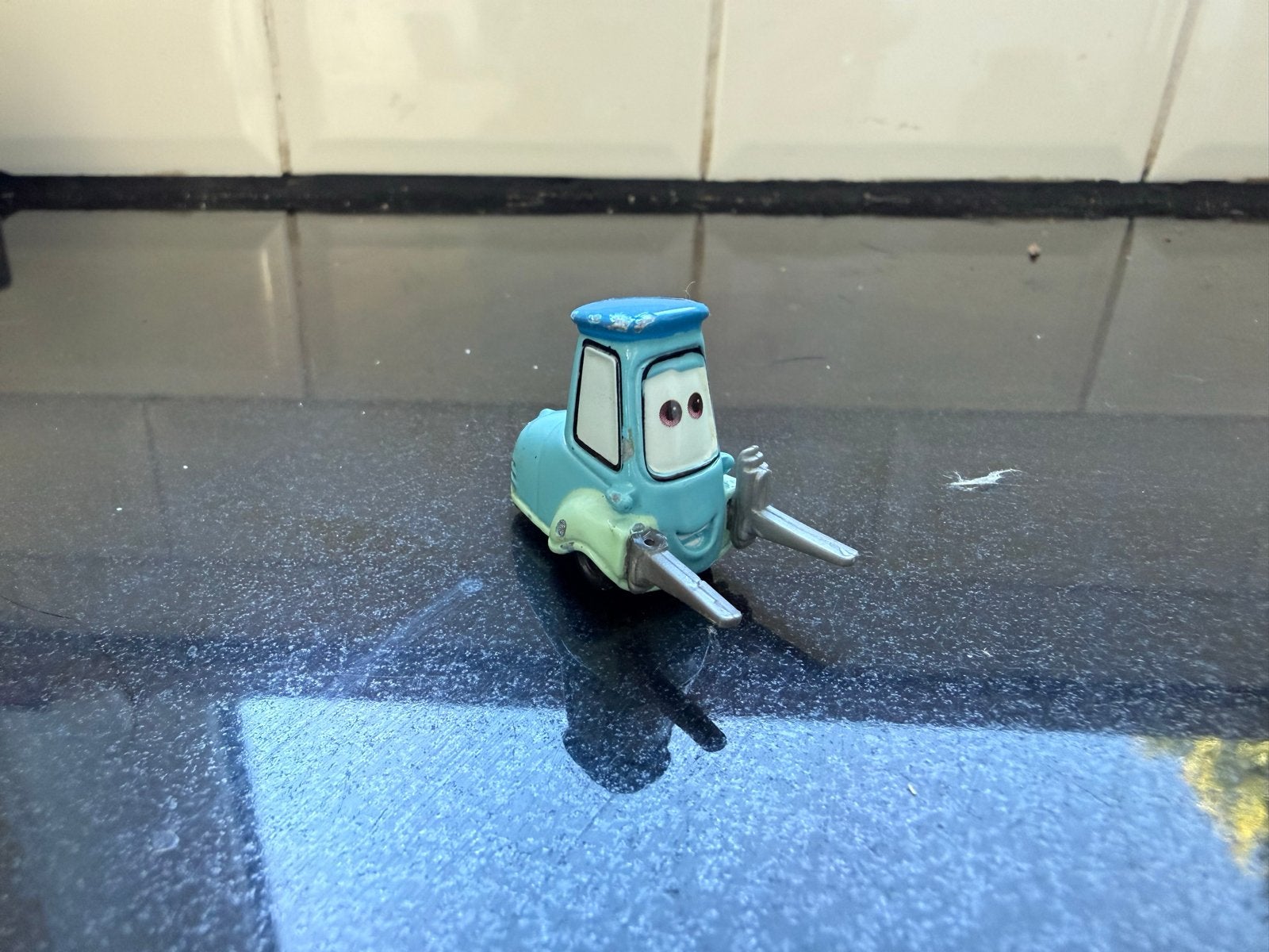 Cars Pitstop Hulpje - Zo goed als nieuw, Ophalen of Verzenden, Zo goed als nieuw