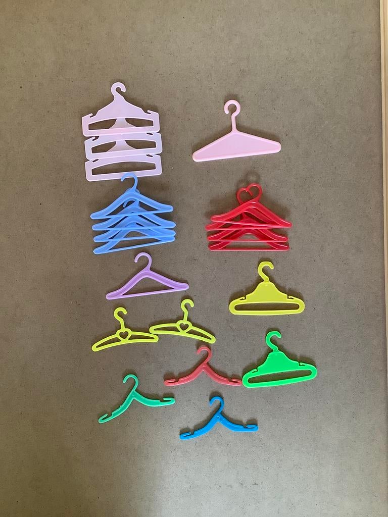 Barbie kleding hangers,vintage, Kinderen en Baby's, Speelgoed | Poppen, Ophalen of Verzenden, Barbie