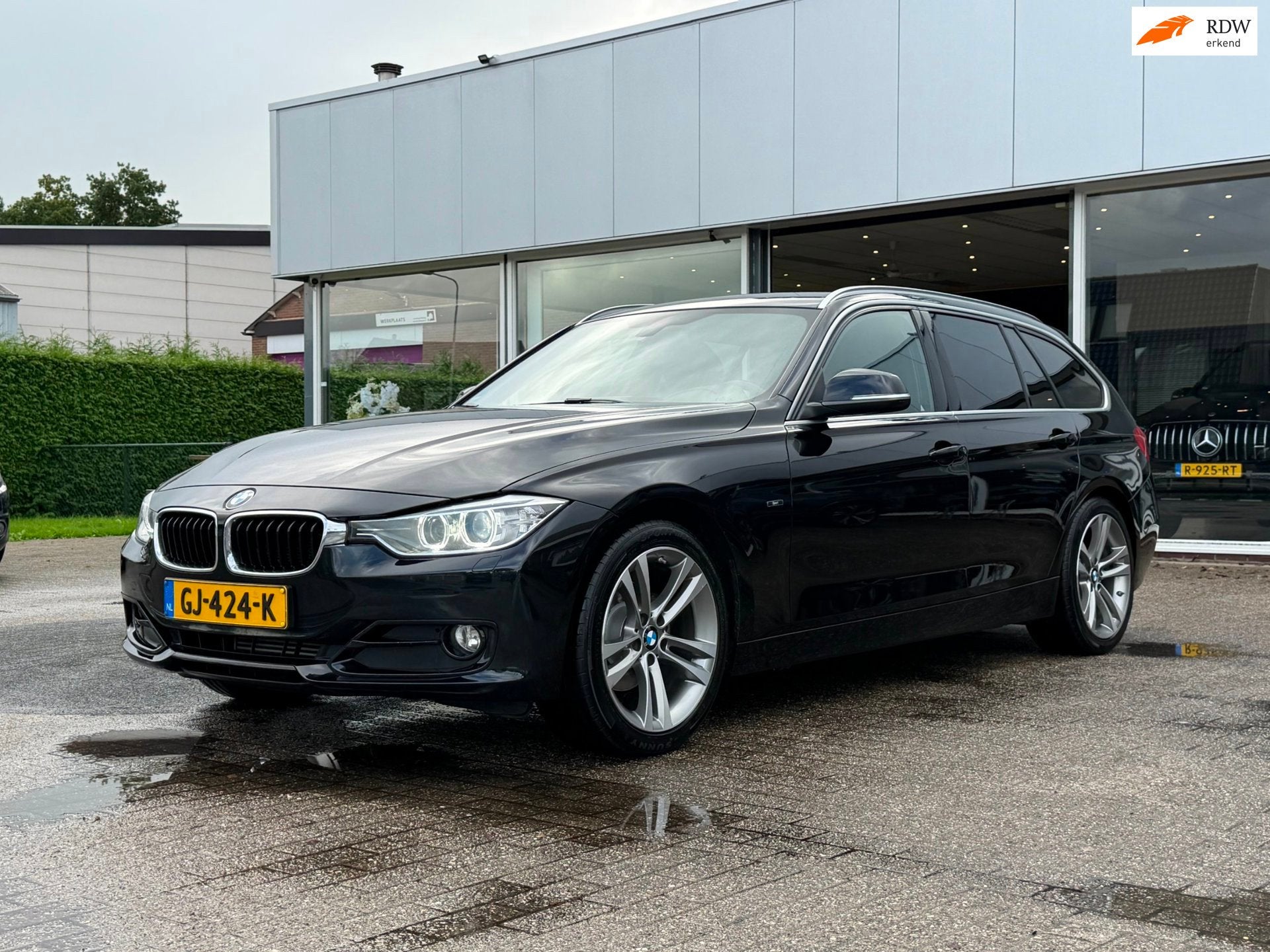 BMW 3-serie Touring 2.0d Executive SPORT / XENON / TREKHAAK, Auto's, Automaat, 745 kg, 116 pk, Zwart