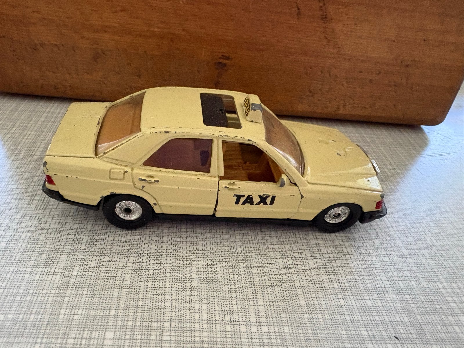 Corgi Mercedes Benz 190 E Taxi - Vintage Speelgoedauto, Ophalen of Verzenden, Gebruikt