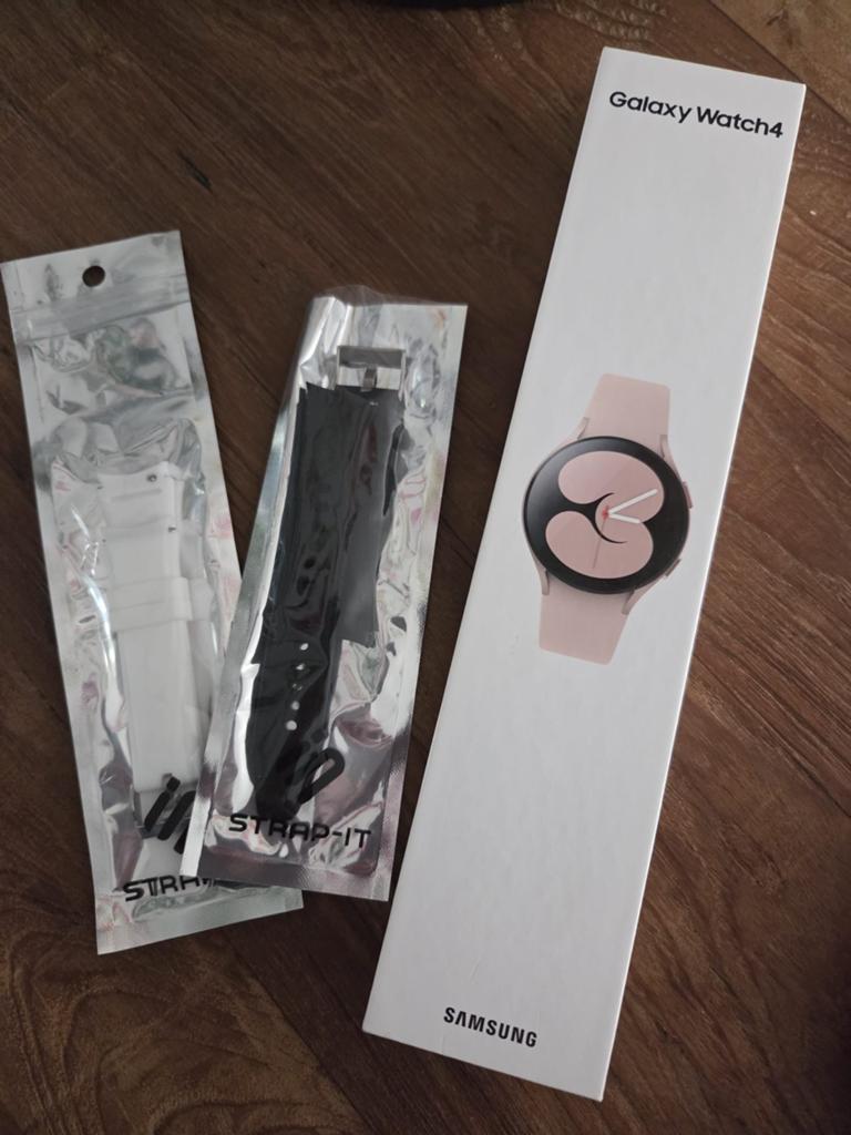 Samsung Galaxy Watch 4 + 2 extra bandjes, Afstand, Ophalen of Verzenden, Zo goed als nieuw, Android