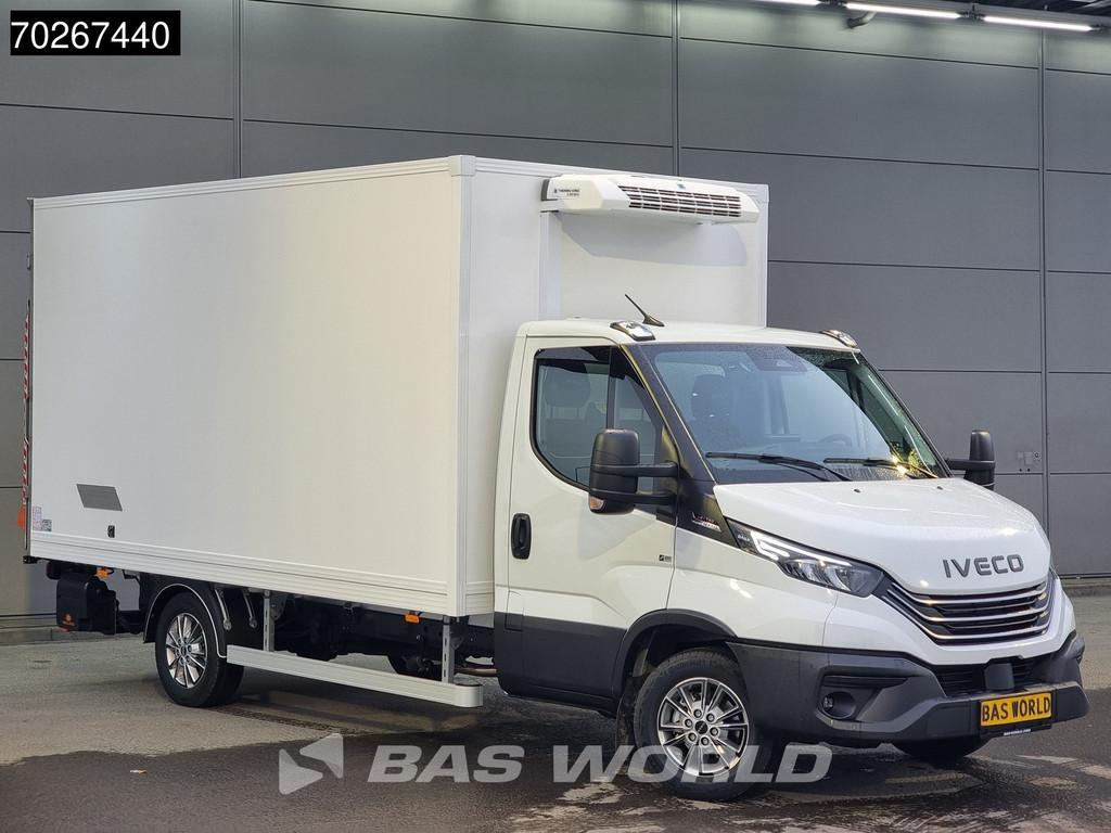 Iveco Daily 35S18 BPM VRIJ! 3.0L Laadklep Koelwagen Vriezer, Auto's, Bestelauto's, Automaat, Stof, Euro 6, 4 cilinders