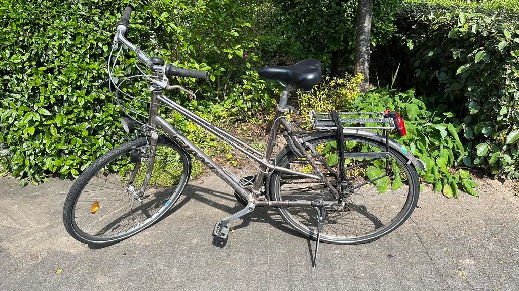 Giant damesfiets frame 57cm, 8 versnellingen, Ophalen, Gebruikt, Velgrem, Minder dan 10 versnellingen