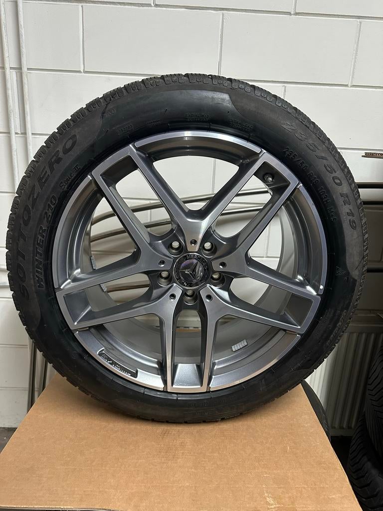 19” originele Mercedes AMG velgen met winterbanden voor GLC, Gebruikt, Banden en Velgen, Winterbanden, 235 mm