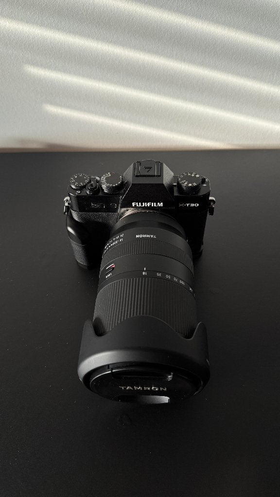 Fujifilm X-T30 II (16k kliks) + Tamron 18-300mm nieuw + grip, Gebruikt, Spiegelreflex, 26 Megapixel, Ophalen of Verzenden