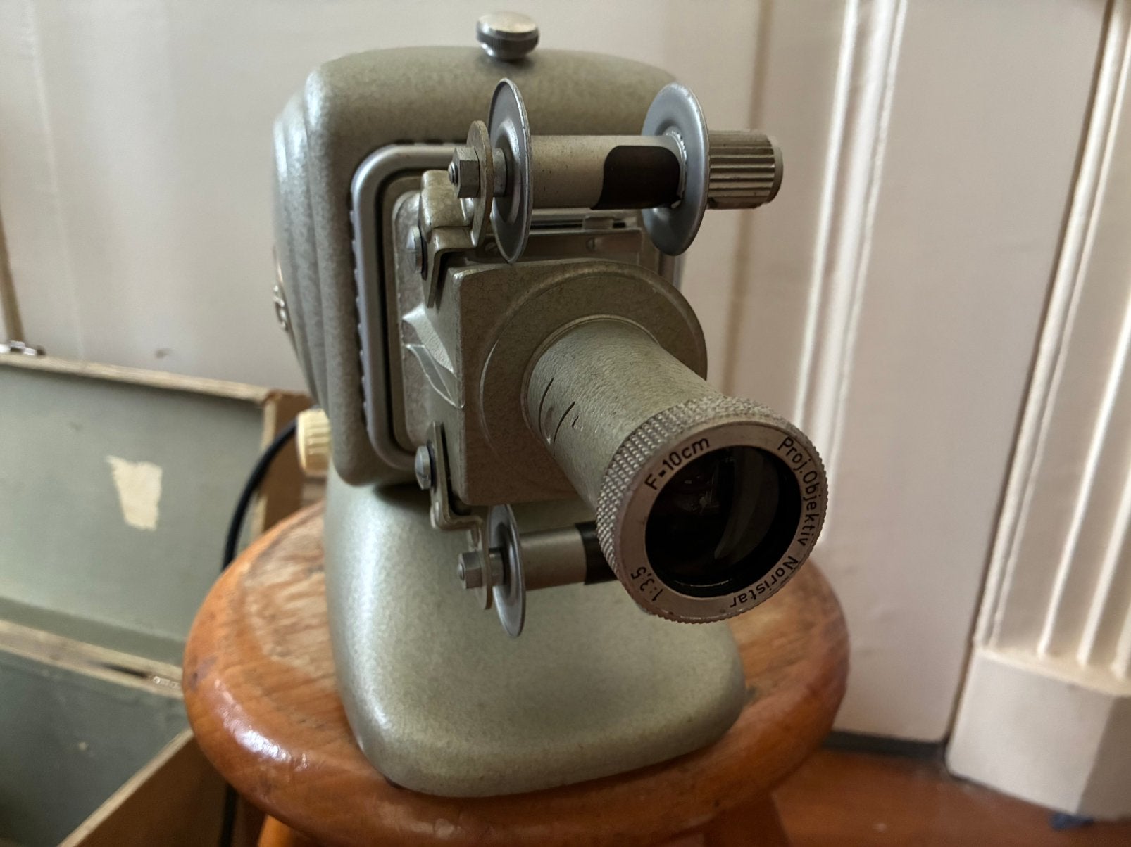 Noris diaprojector toverlantaarn in kist + rolletjes + lamp, Verzamelen, Ophalen of Verzenden, 1940 tot 1960, Projector