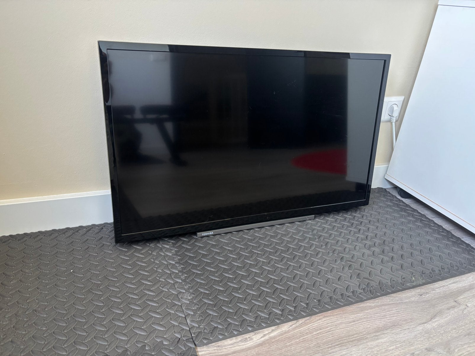 Toshiba 32 inch tv, Ophalen, 50 Hz, LCD, 80 tot 100 cm