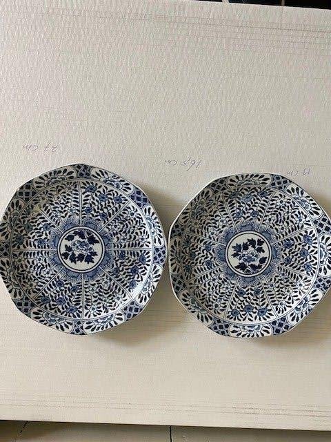2 Chinese wandborden, Ophalen