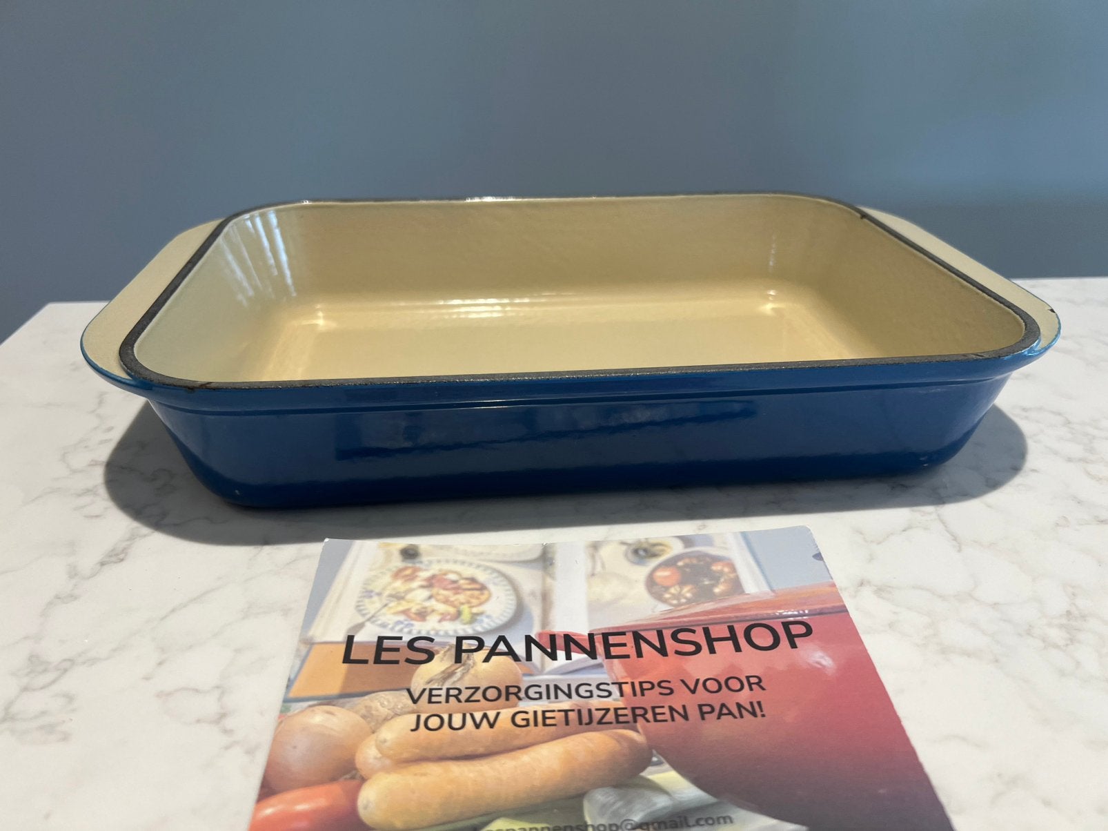Le Creuset ovenschaal 30 x 20 Marseille in goede staat, Gebruikt, Gietijzer, Overige typen, Le Creuset