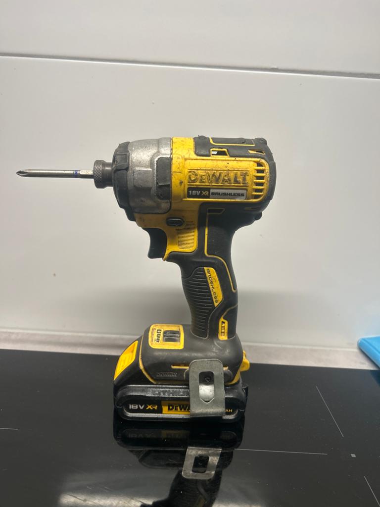 DeWalt 18V XR Brushless Slagboormachine DCD787, 600 watt of meer, Variabele snelheid, Ophalen of Verzenden, Zo goed als nieuw