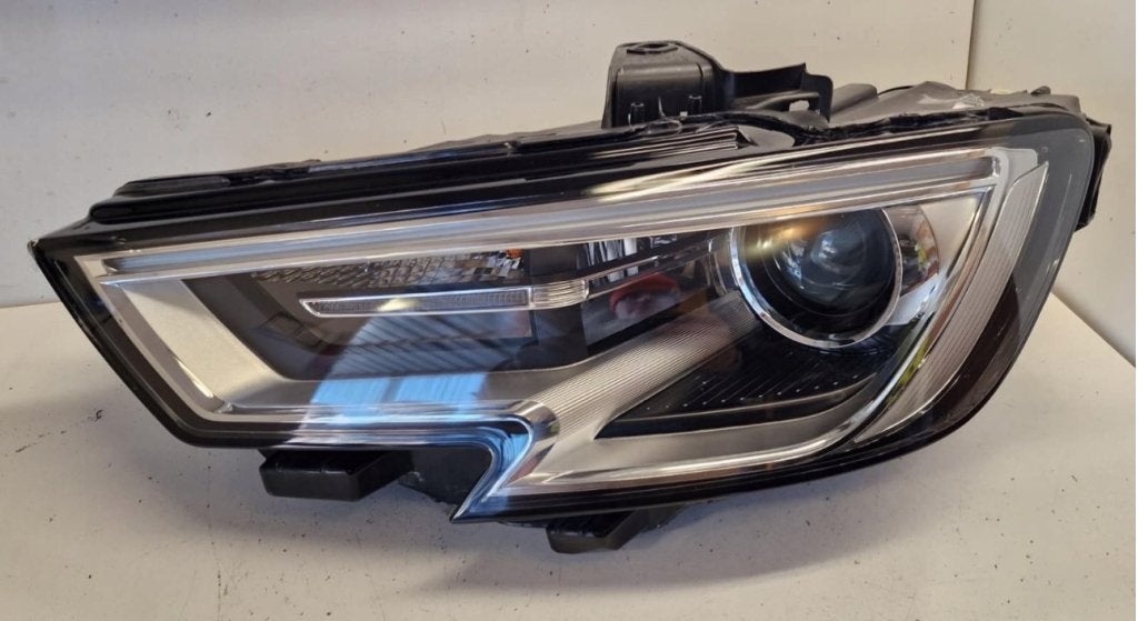 Audi A3 8V xenon koplamp links 8v0941005E, Auto-onderdelen, Niet ingevuld, Gebruikt, Niet ingevuld, Niet ingevuld