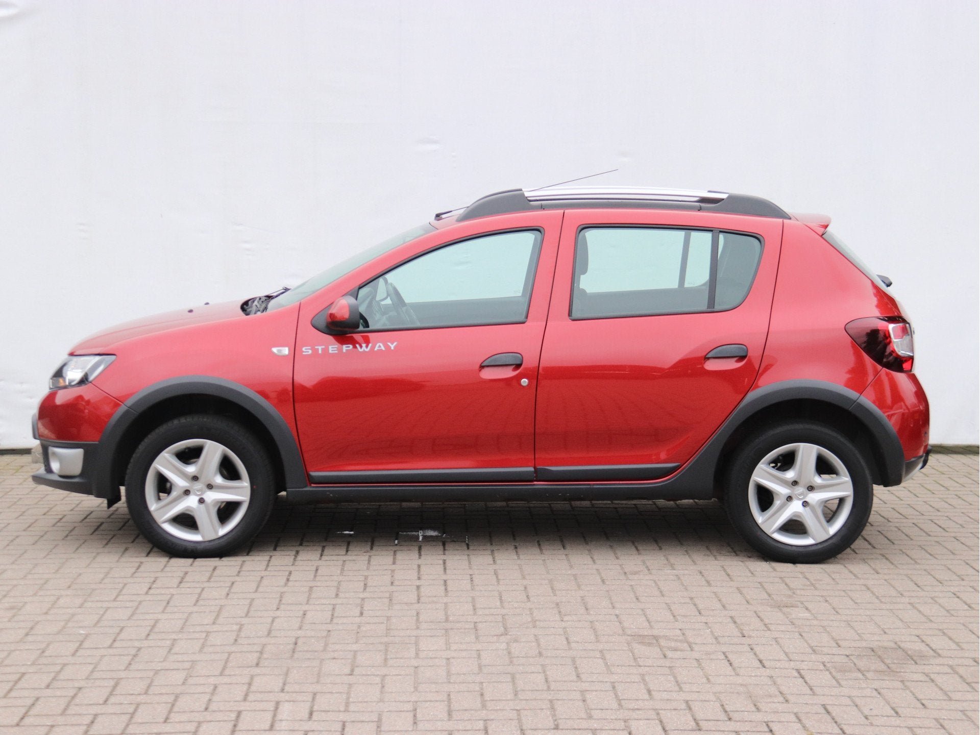 Dacia Sandero 0.9 TCe Stepway Lauréate NAVI / CRUISE / TREK, Auto's, Voorwielaandrijving, Stof, Gebruikt, 31 €/maand