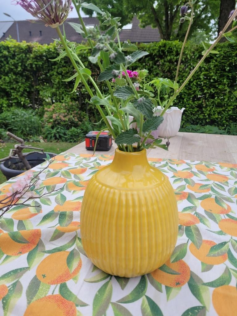 Grote vaas geel ..., Ophalen of Verzenden, Zo goed als nieuw, Geel, Minder dan 50 cm