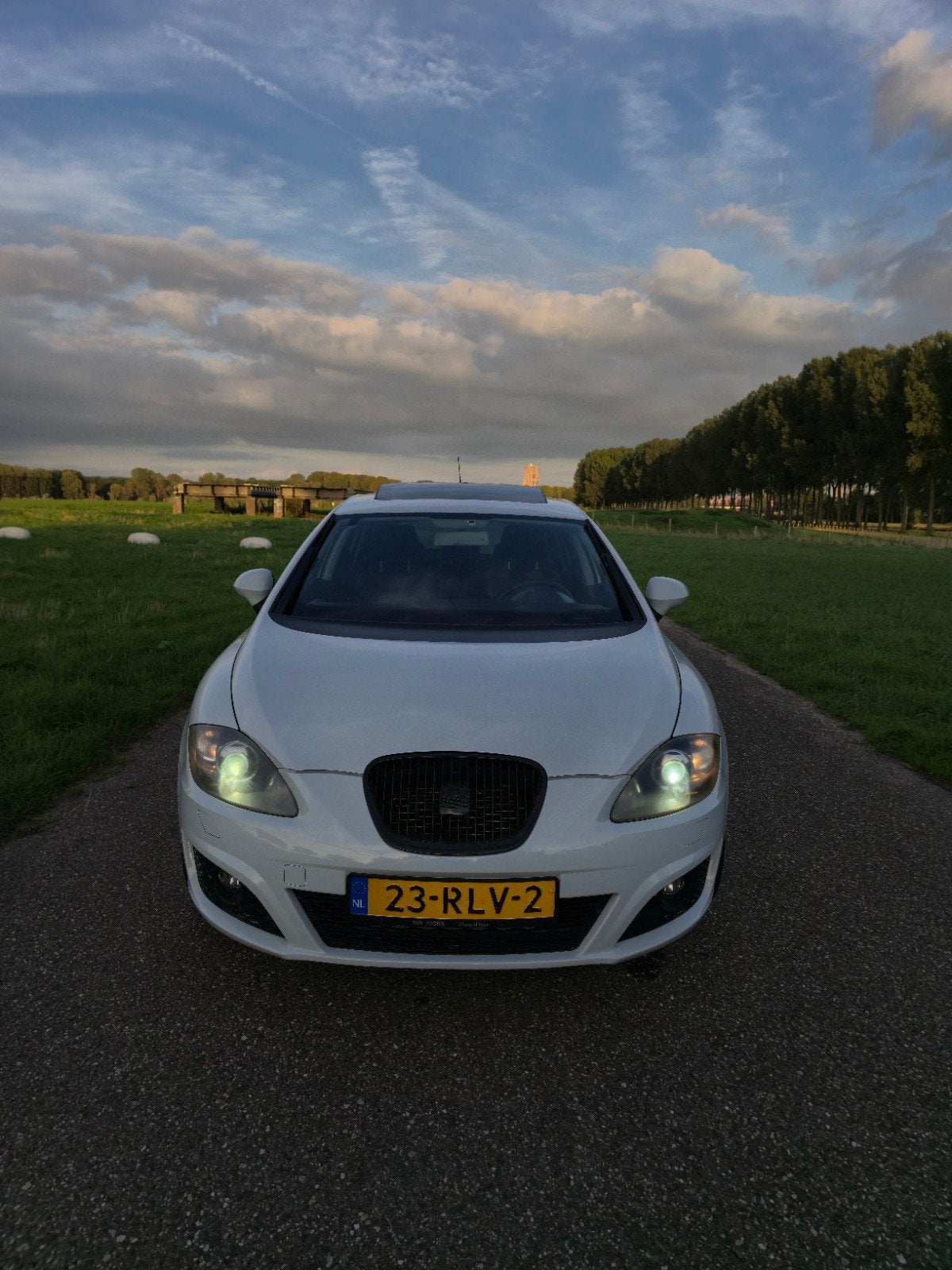 SEAT Leon 1.2 TSI Copa | 120.402 km | Leder | Panoramadak |, Auto's, Voorwielaandrijving, 4 cilinders, Leon, Wit