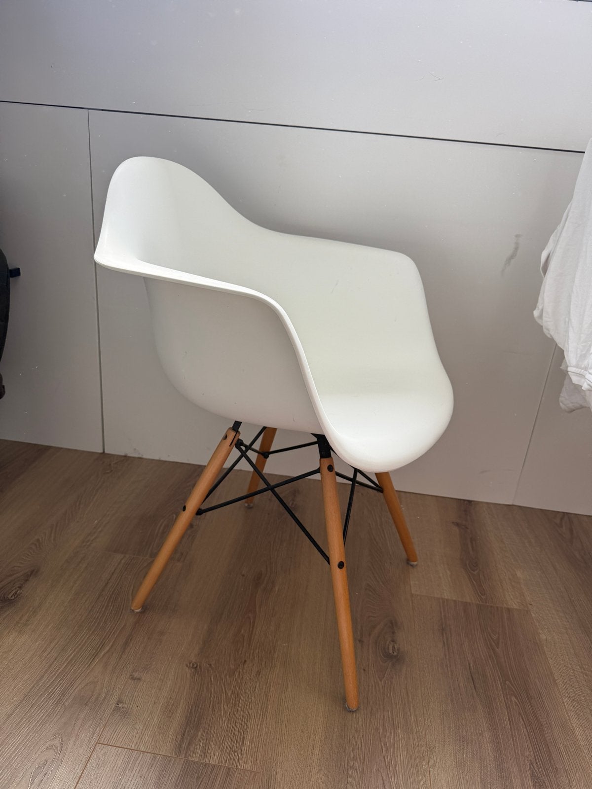 Witte Eames DSW stoel met houten poten Replica 4 stuks, Huis en Inrichting, Ophalen, Gebruikt, Wit, Eén