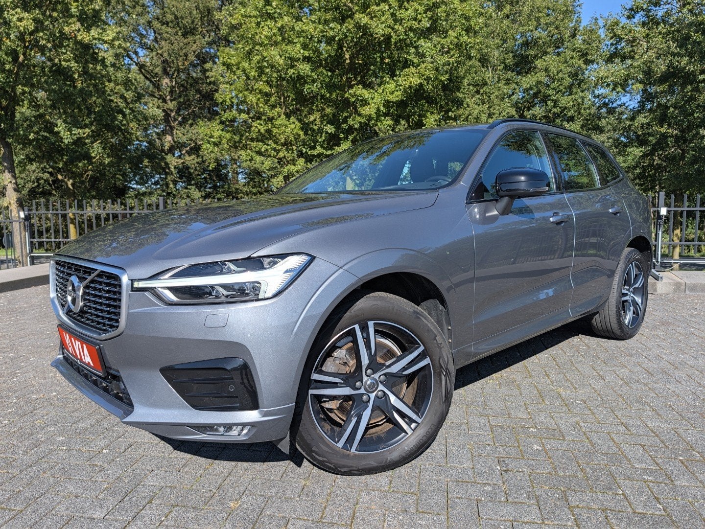 Volvo XC60 2.0 B5 R-Design 250PK | Trekhaak | Leder | Memory, Auto's, 15 km/l, Gebruikt, 4 cilinders, Leder
