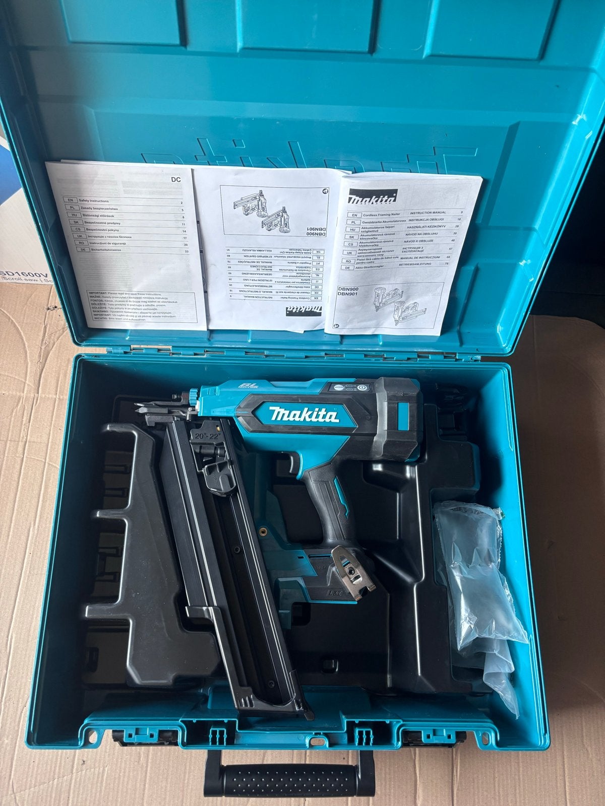 Nieuwe Makita DBN901ZK 18V LXT Nageltacker (Tool Only), Doe-het-zelf en Verbouw, Gereedschap | Handgereedschap, Ophalen of Verzenden