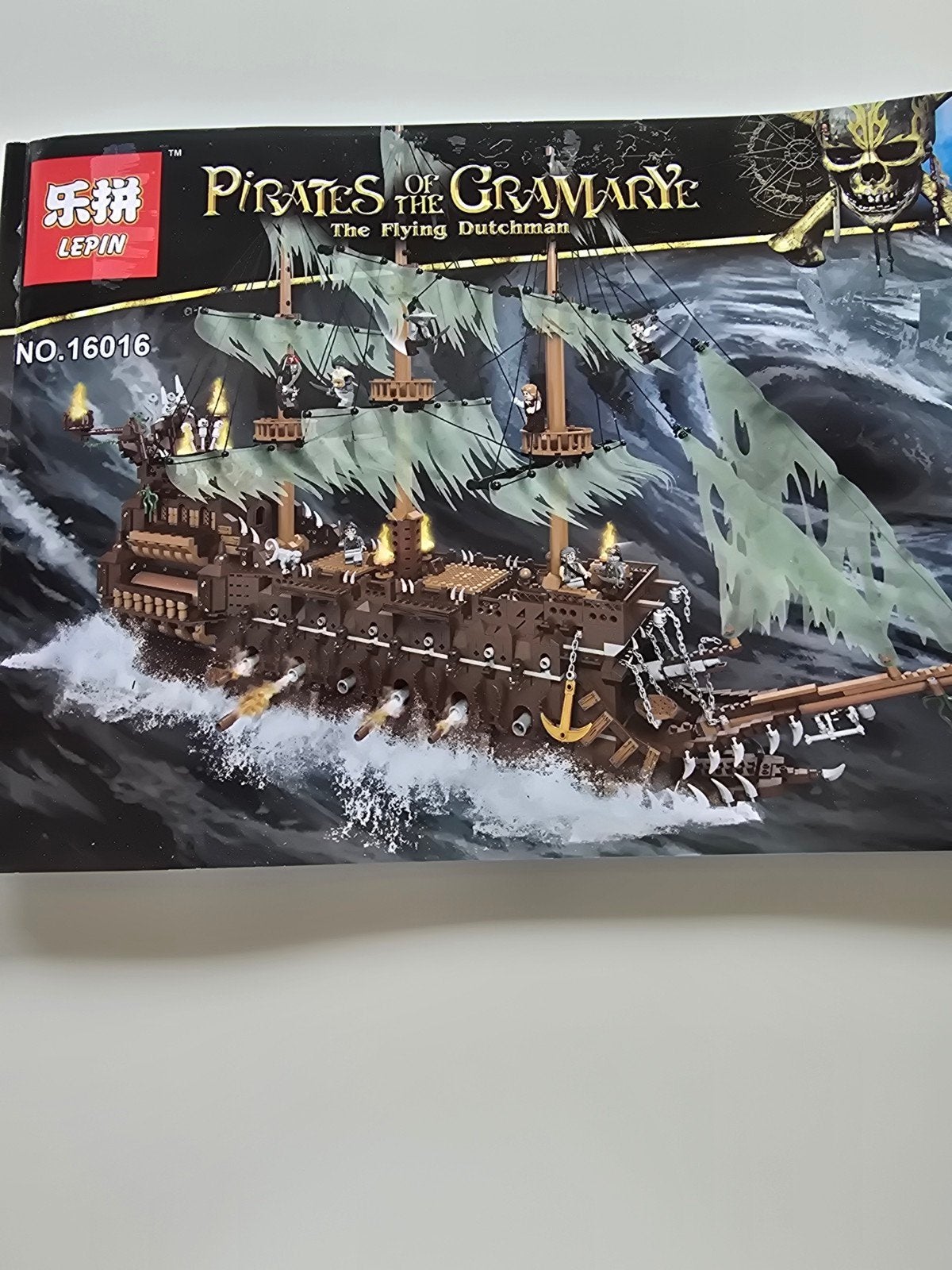 LEPIN Pirates of the Gramarye The Flying Dutchman NO.16016, Ophalen, Zo goed als nieuw
