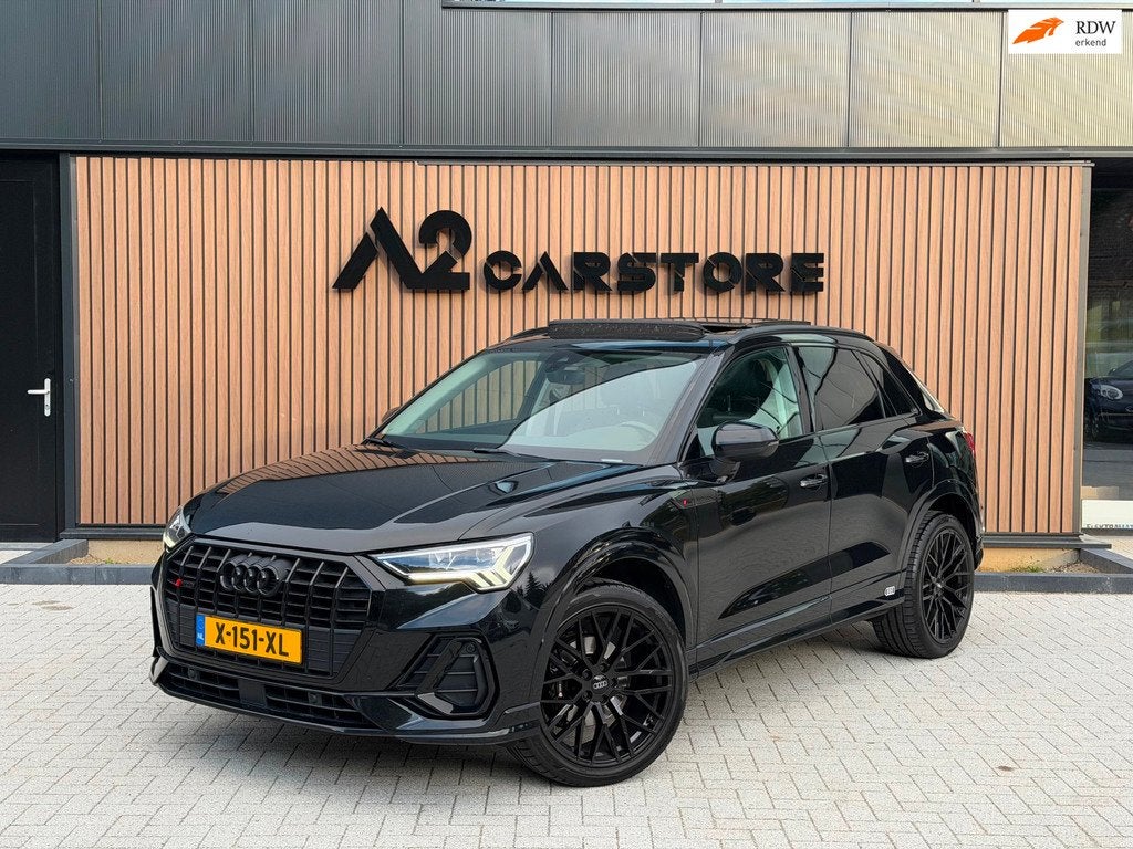 Audi Q3 35 TFSI edition one PANO S-LINE FULL OPTIONS, Auto's, 150 pk, Zwart, Bedrijf, 1470 kg