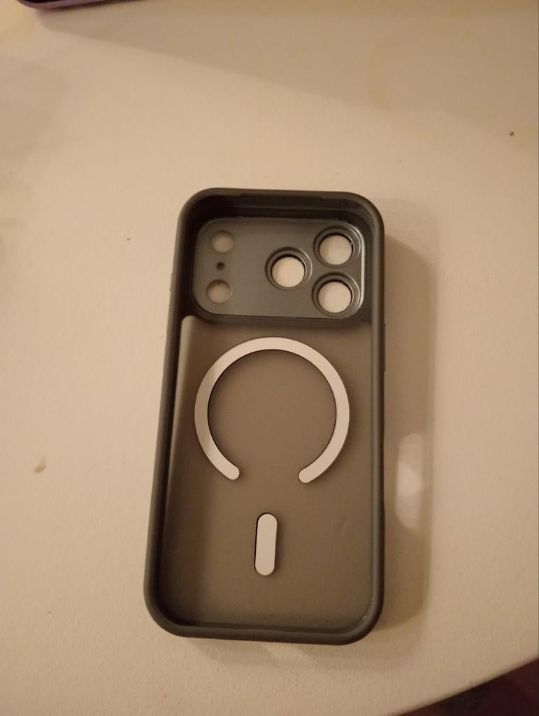 Zwart iPhone 15 Pro Max hoesje met MagSafe, Zwart, Overige merken, Rondom bescherming, Hoesje of Tasje