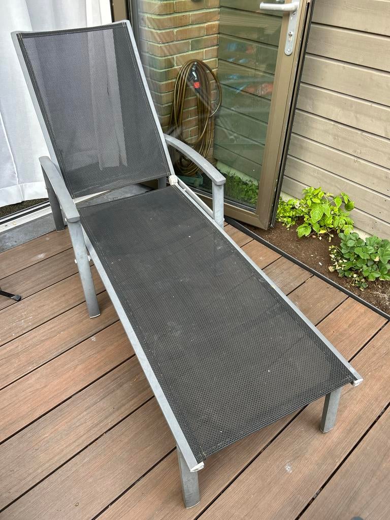 Verstelbaar ligbed met kussen - Aluminium & Textileen, Tuin en Terras, Ligbedden, Ophalen, Gebruikt, Aluminium, Verstelbaar