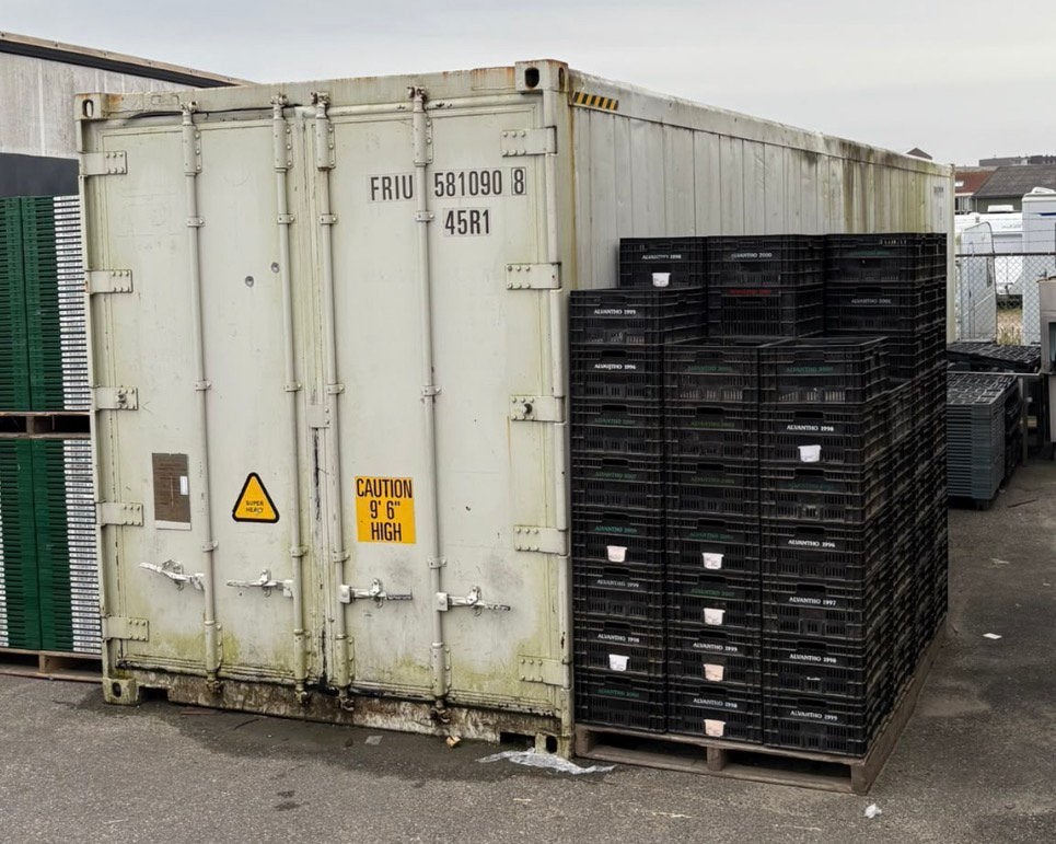 Aangeboden 40 feed container geisoleerd deze kan vriezen !!, Ophalen