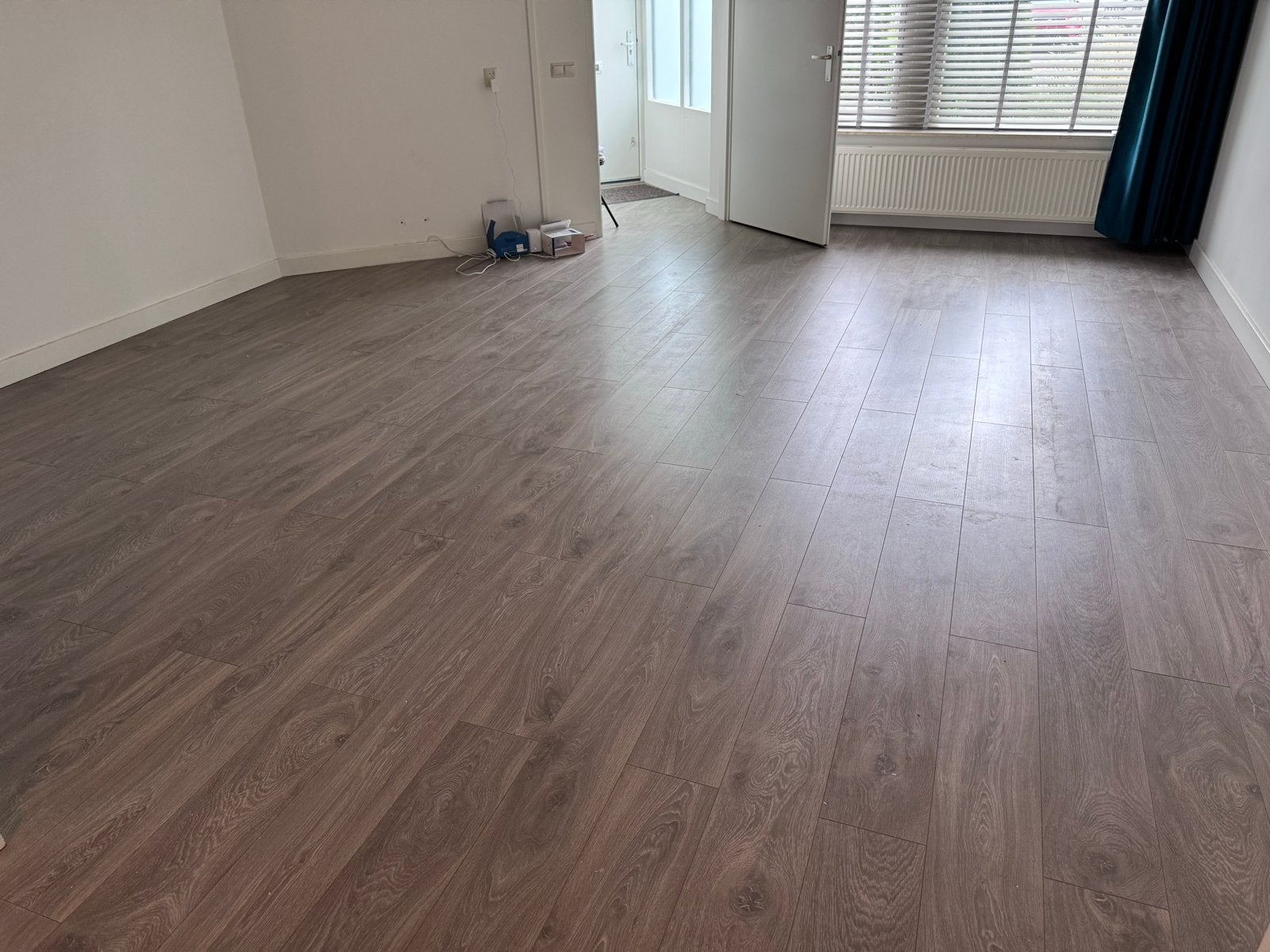 Laminaatvloer grijs/taupe ca. 60 m2 - Zelf verwijderen, Doe-het-zelf en Verbouw, Vloerdelen en Plavuizen, Ophalen, Gebruikt, Laminaat