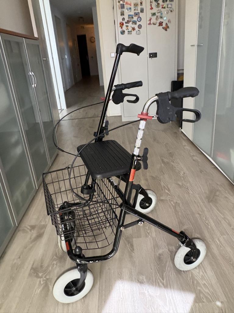 Mooie rollator te koop, Diversen, Ophalen of Verzenden, Opvouwbaar, Zo goed als nieuw