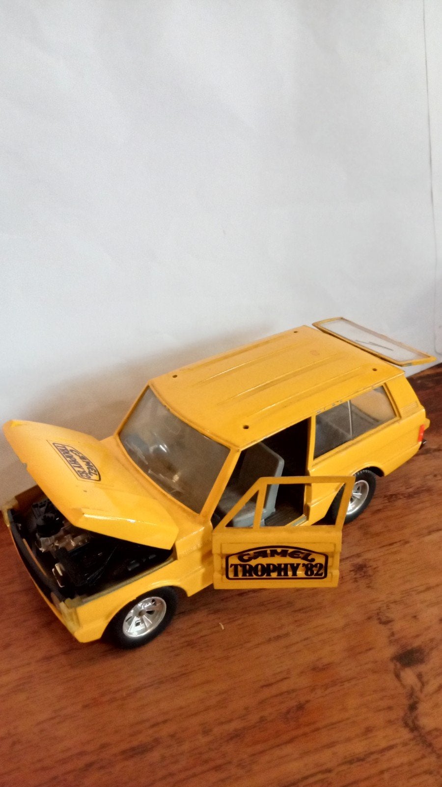 Range Rover Camel Trophy 1982 schaalmodel, Ophalen of Verzenden, Gebruikt, Auto, Bburago