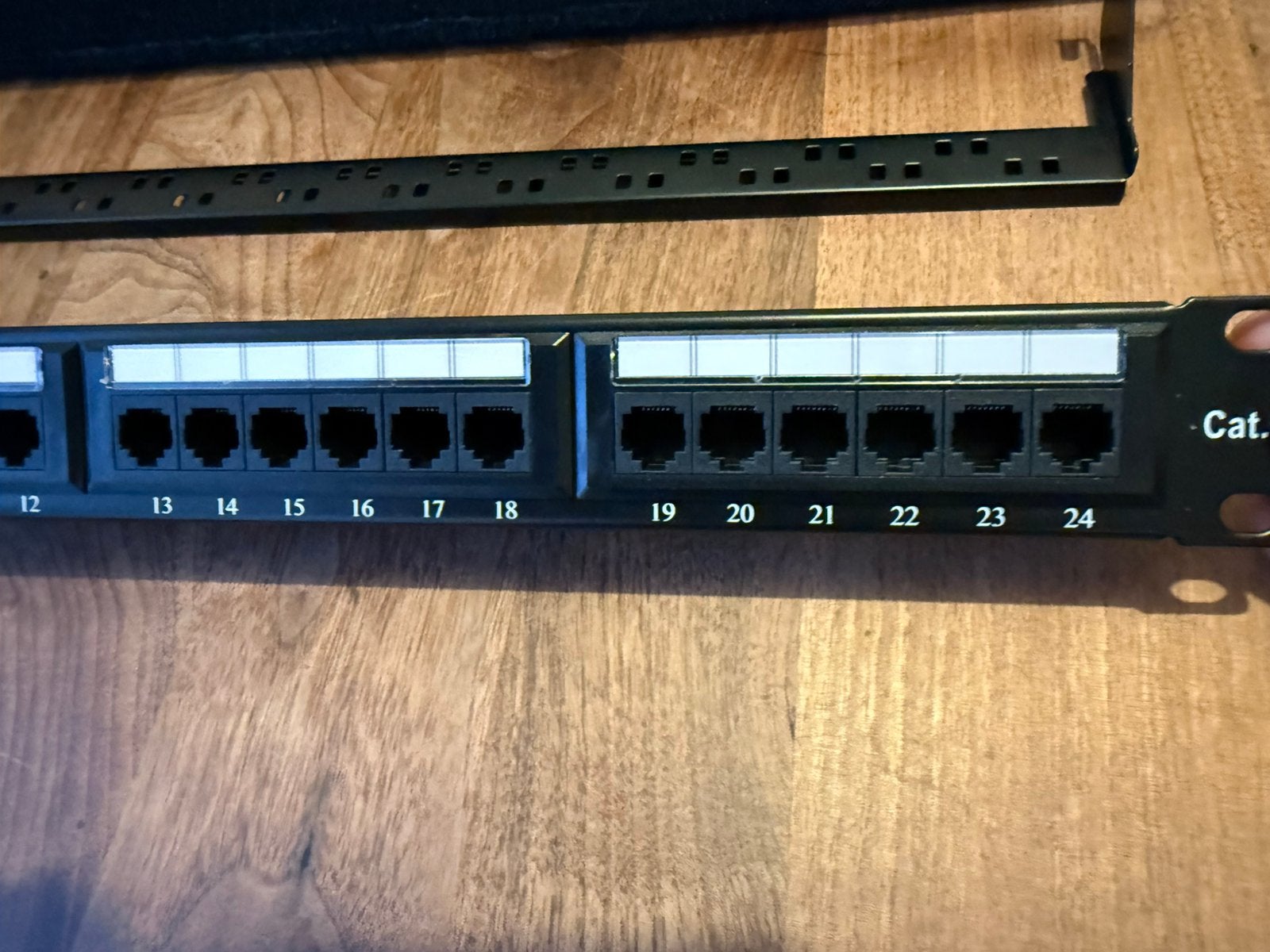 24 ports 19 inch patch panel - nieuw, Computers en Software, Netwerk switches, Ophalen of Verzenden, Nieuw