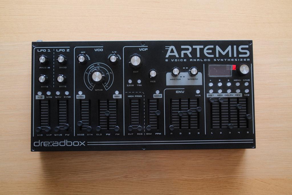 Dreadbox Artemis synthesizer, Overige aantallen, Zo goed als nieuw, Met midi-aansluiting, Ophalen