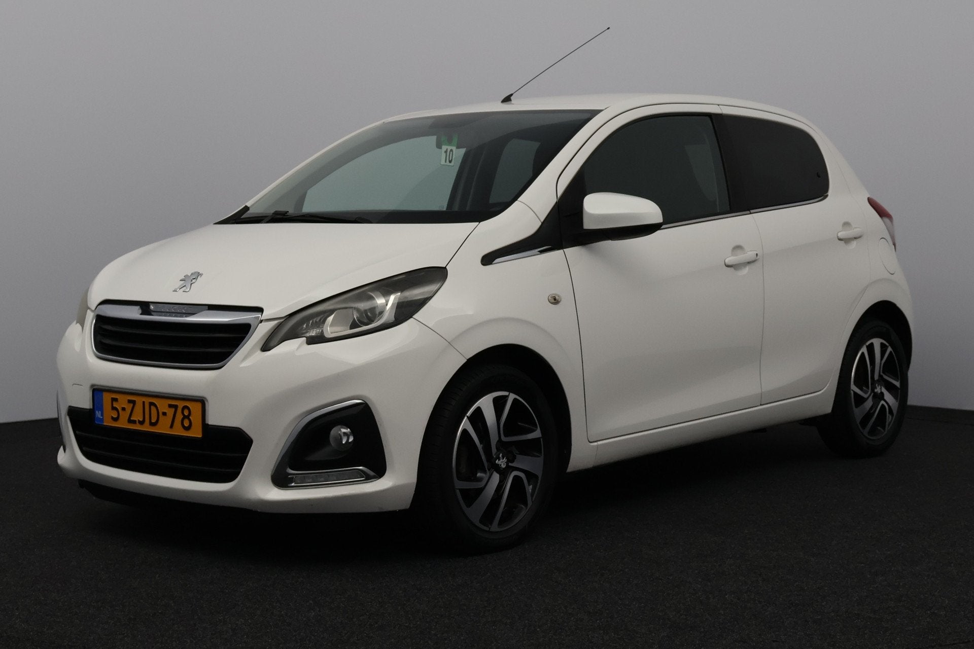 Peugeot 108 1.0 VTi Allure/ AUTOMAAT!/ LED Dagrijverl/ Media, Euro 5, Stof, Gebruikt, Zwart