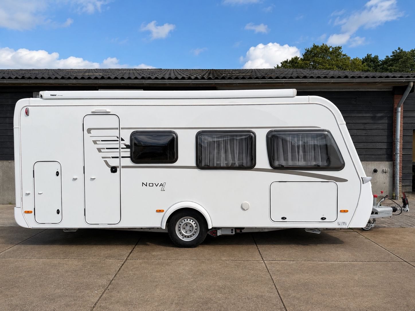 Eriba Nova Light 515  Stapelbed, Airco, Mover, Luifel,1600kg, Caravans en Kamperen, Bedrijf, Treinzit, Schokbreker, 5 tot 6 meter
